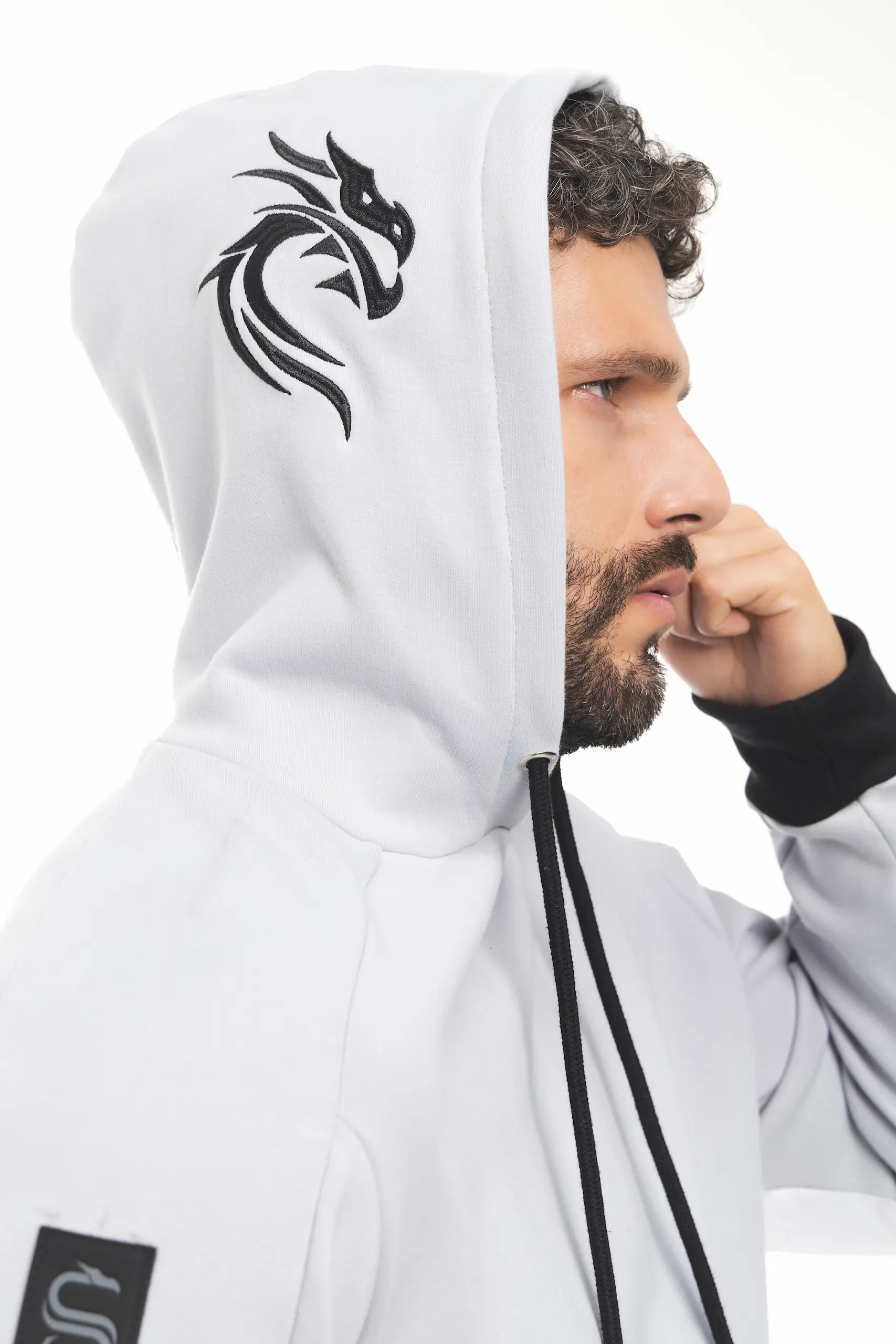 HOODIE BORDADO VELVET GRIS - Imagen 4