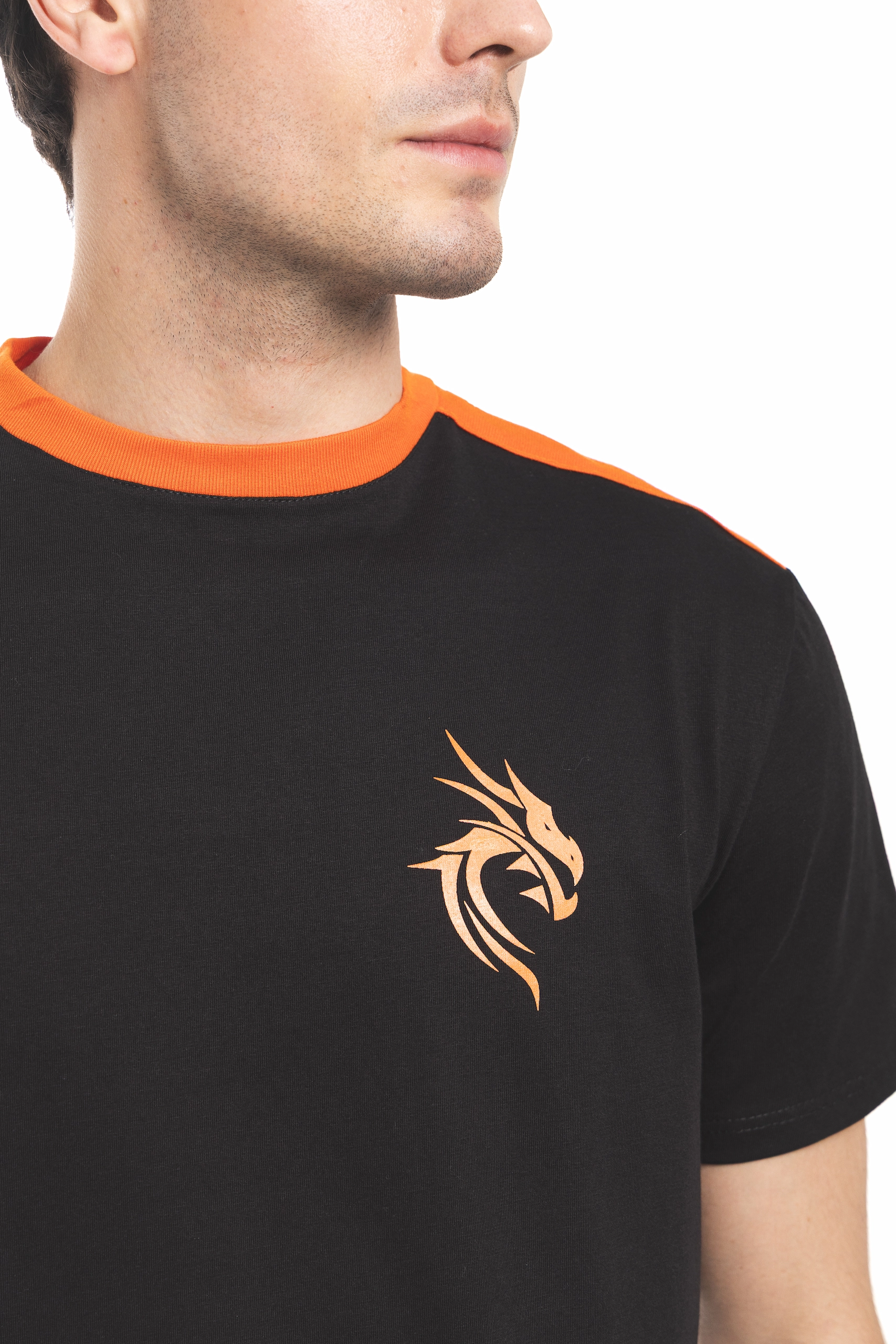 CAMISETA ESTAMPADO NEGRO / NARANJA - Imagen 4