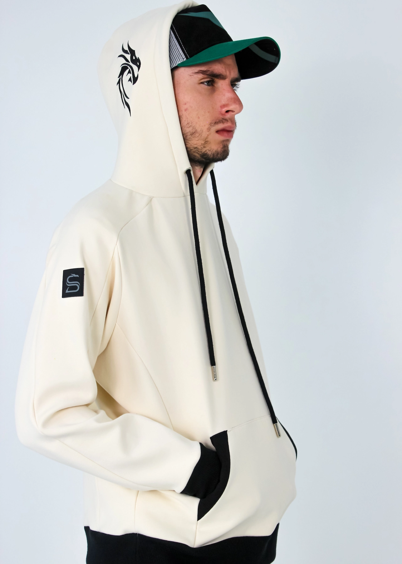 HOODIE BORDADO VELVET PERLA - Imagen 2
